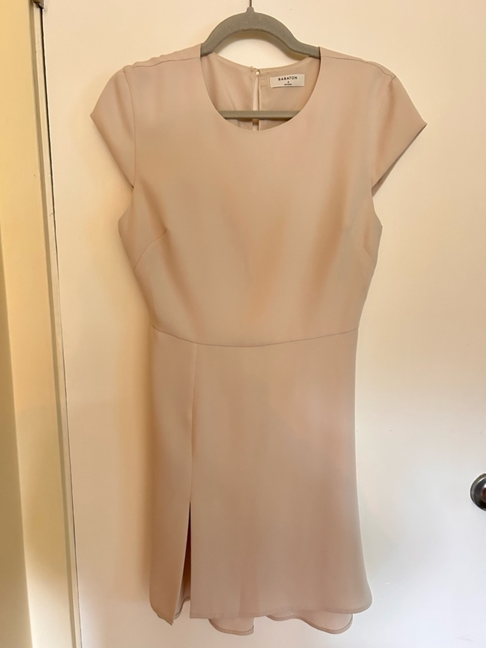 Babaton Blush Cap-Sleeve Shift Dress Hampton (short)